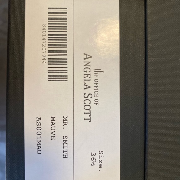 These Angela Scott Oxford’s are crazy sexy cool! - Picture 5 of 5